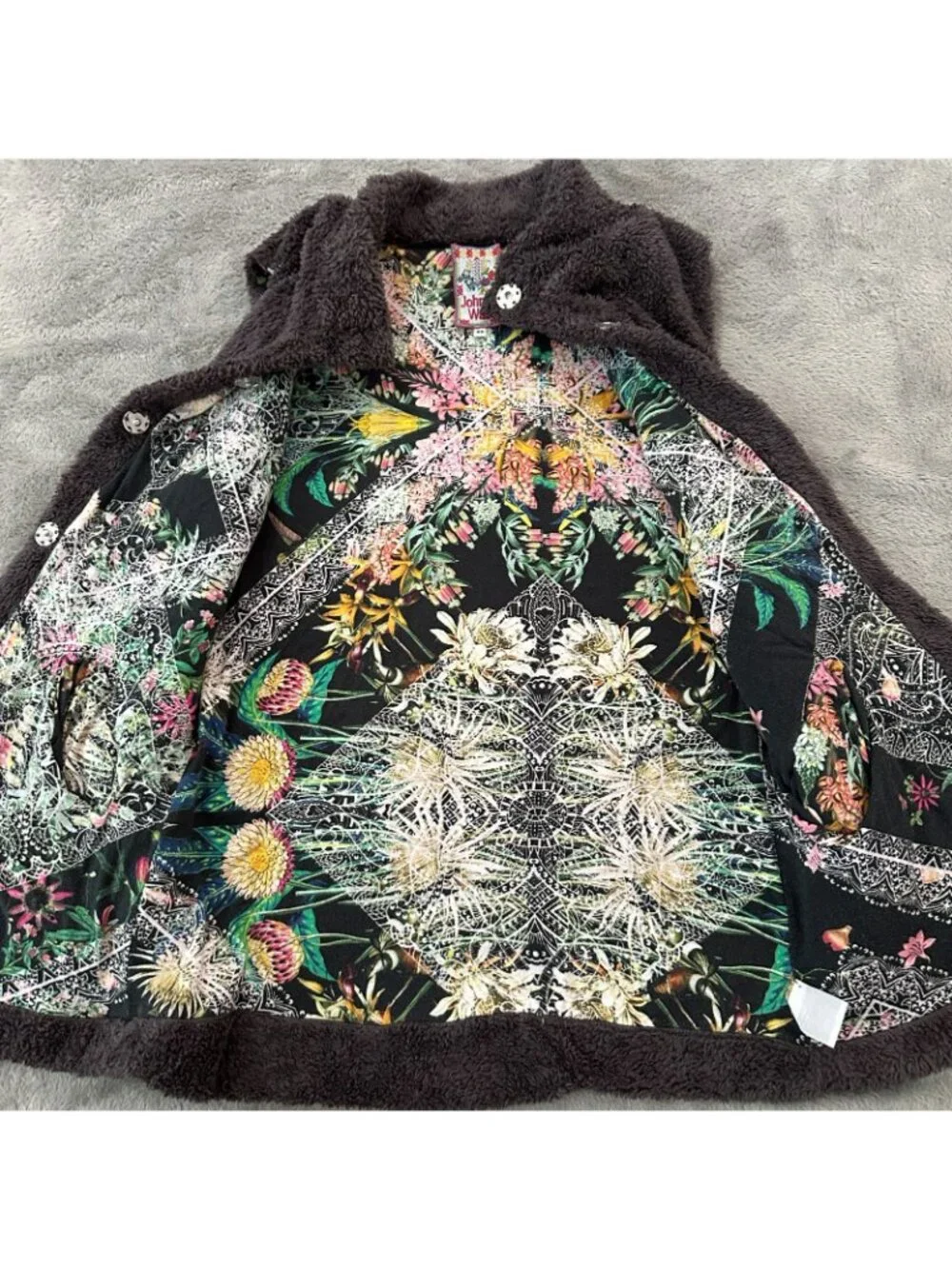 Johnny Was Gray Fuzzy Vest Snap Buttons Womens XS Reversible Floral